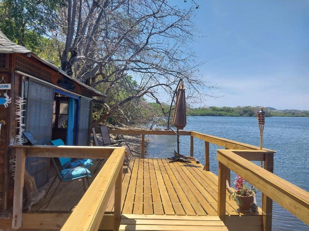 Beached Bungalow Overlooking The Pacific Ocean Бока-Чика Экстерьер фото